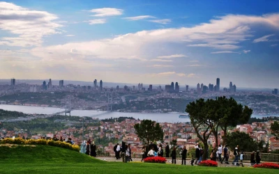 Beylerbeyi Palace & Two Continents Tour by SHE TOUR