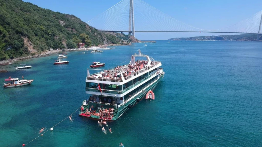 Tour di nuoto sul Bosforo