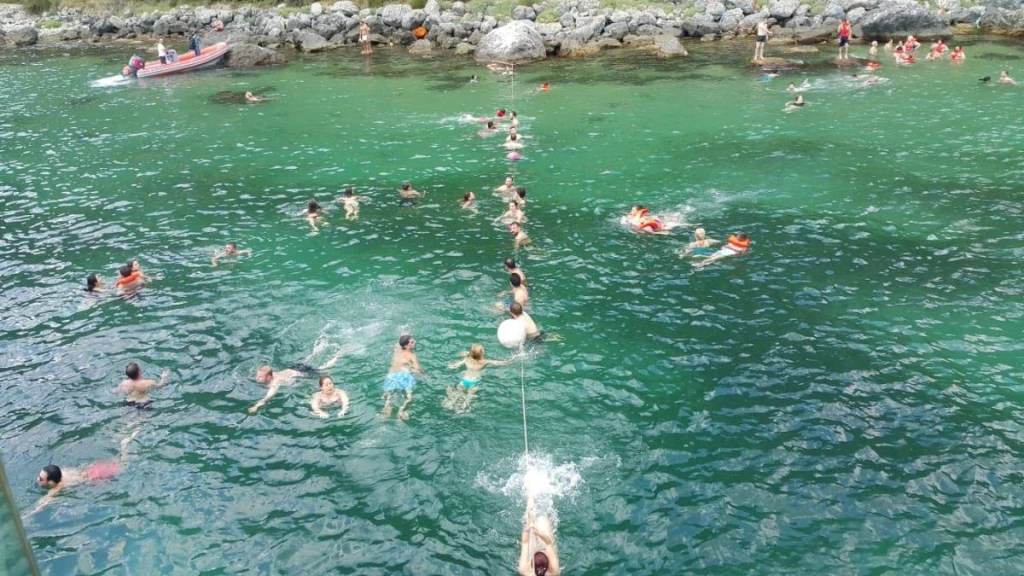 Tour di nuoto sul Bosforo
