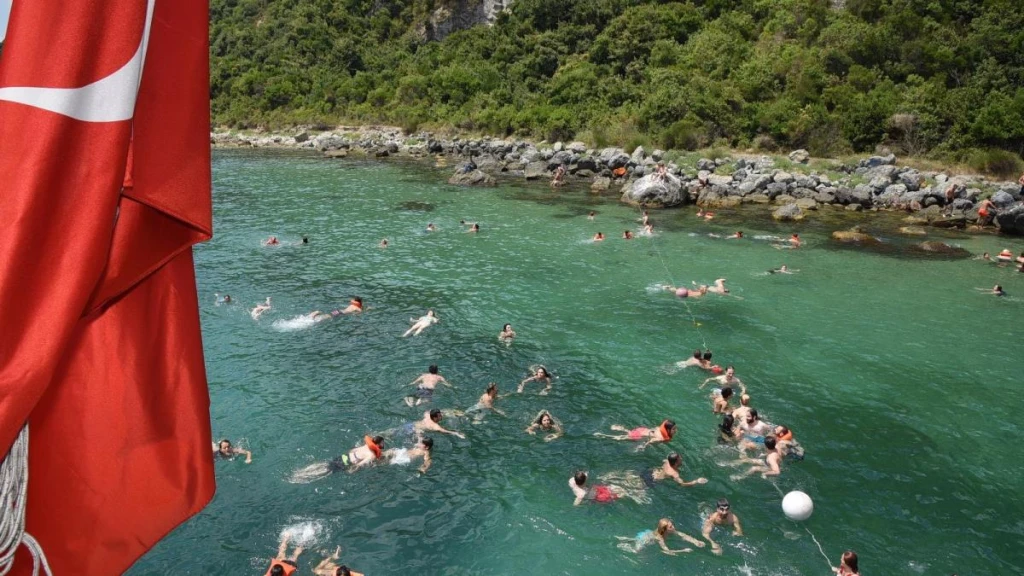 Tour di nuoto sul Bosforo