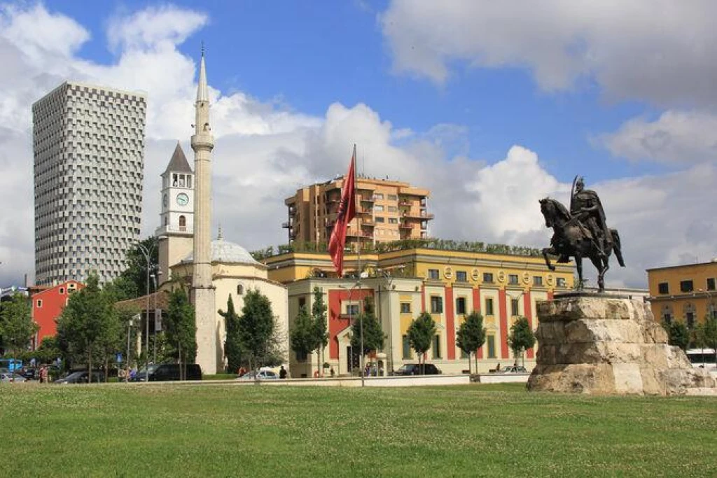Vizesiz Uçaklı Balkan Masalı Turu 8 Gün 7 Gece Bütün Çevre Gezileri Ekstra Turlar Akşam Yemekleri ve Balkan Gecesi Dahil