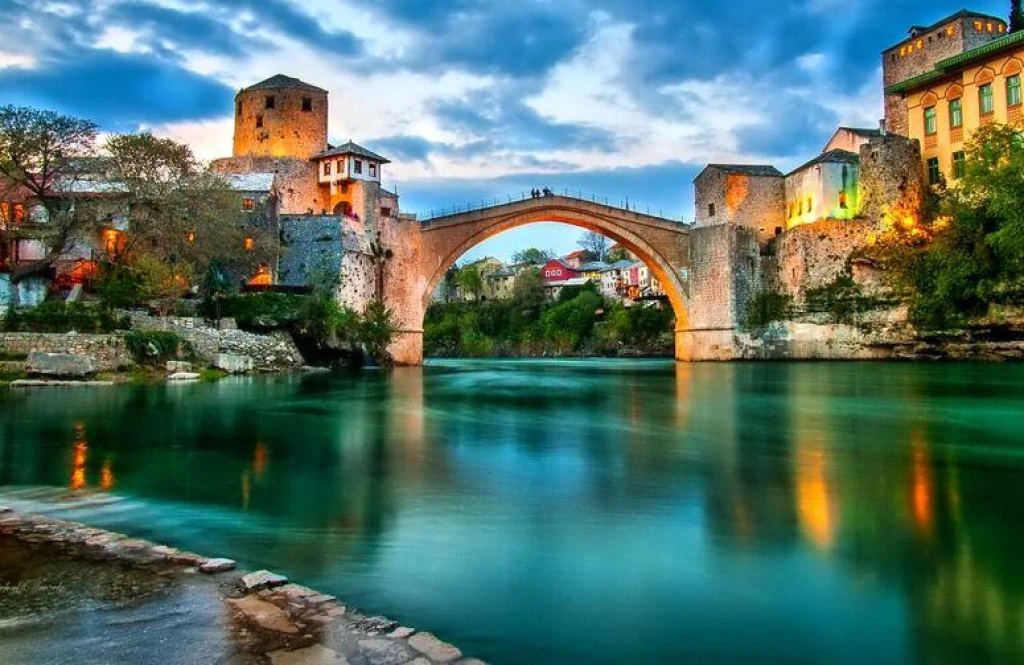 Vizesiz Uçaklı Balkan Masalı Turu 8 Gün 7 Gece Bütün Çevre Gezileri Ekstra Turlar Akşam Yemekleri ve Balkan Gecesi Dahil