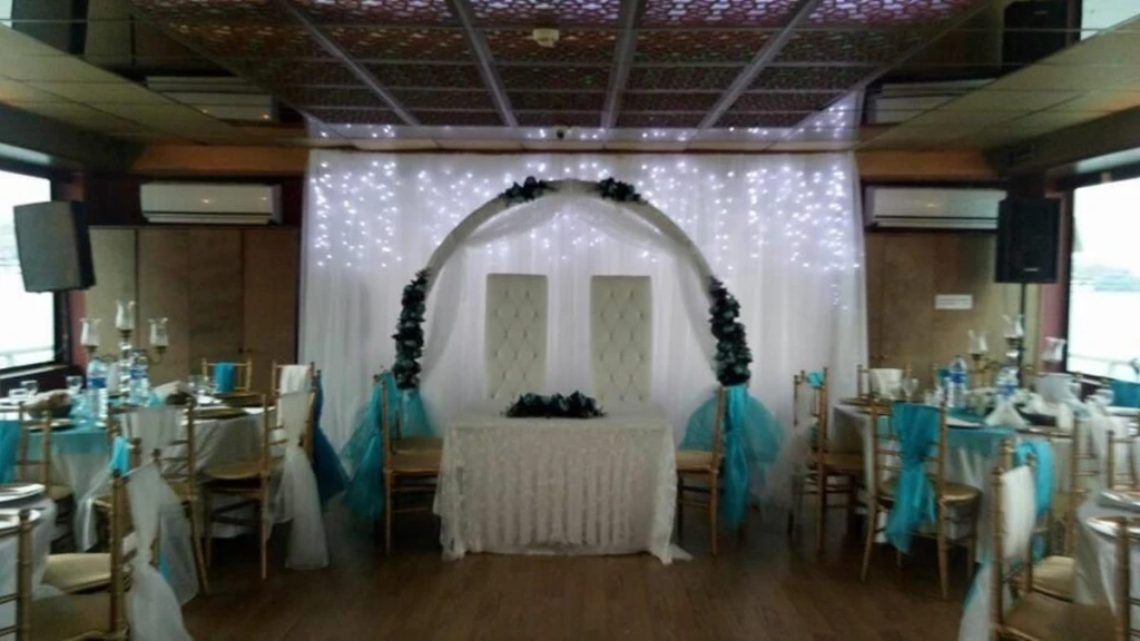 Boda, compromiso, henna y circuncisión en el Bósforo
