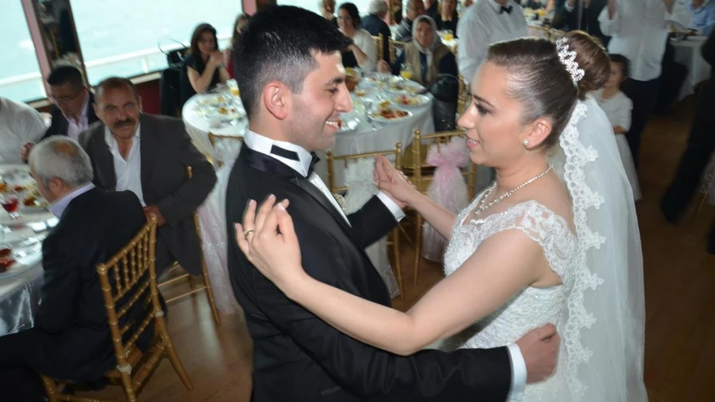 Boda, compromiso, henna y circuncisión en el Bósforo