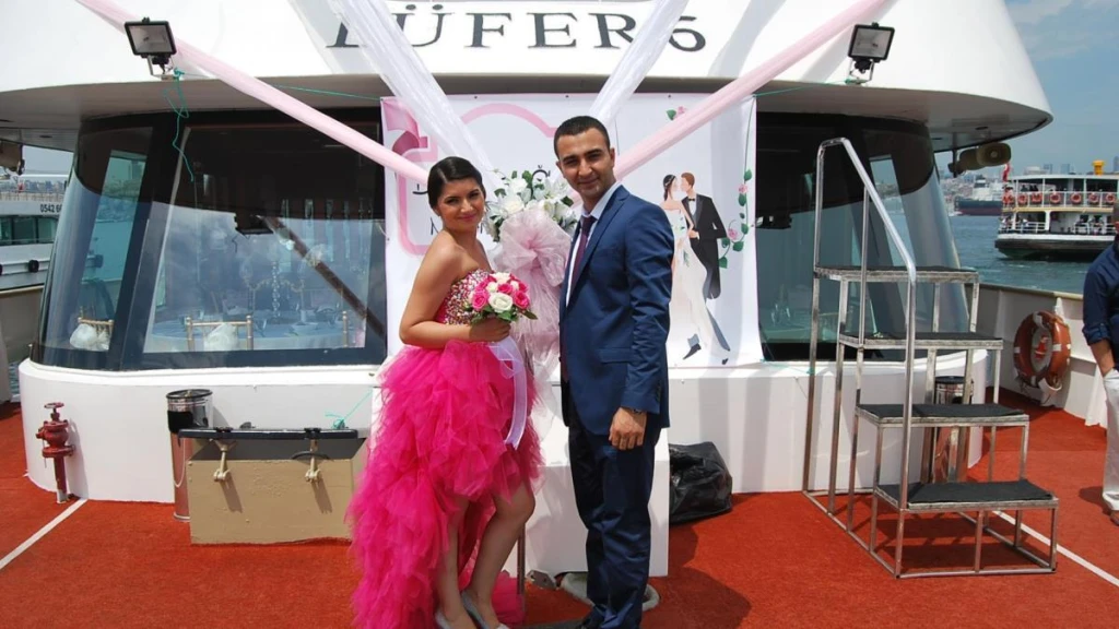 Boda, compromiso, henna y circuncisión en el Bósforo