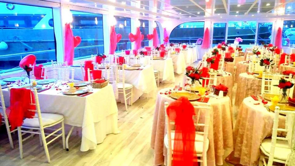 Paseo en barco por el Bósforo del Día de San Valentín del 14 de febrero