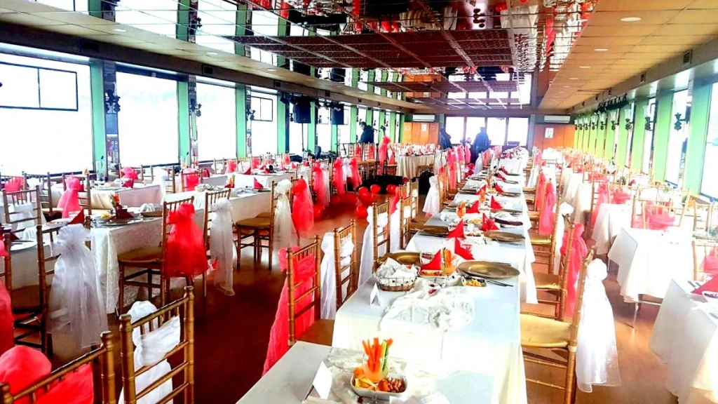Paseo en barco por el Bósforo del Día de San Valentín del 14 de febrero