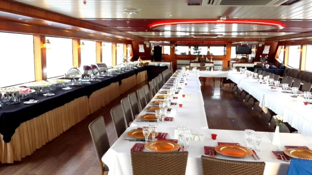 Organizzazione di intrattenimento dopo il matrimonio in barca