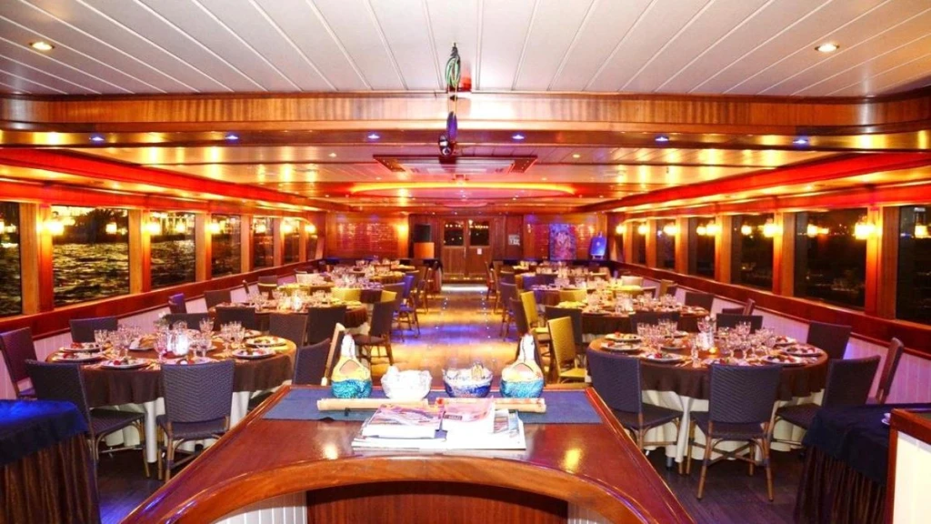 Organizzazione di intrattenimento dopo il matrimonio in barca