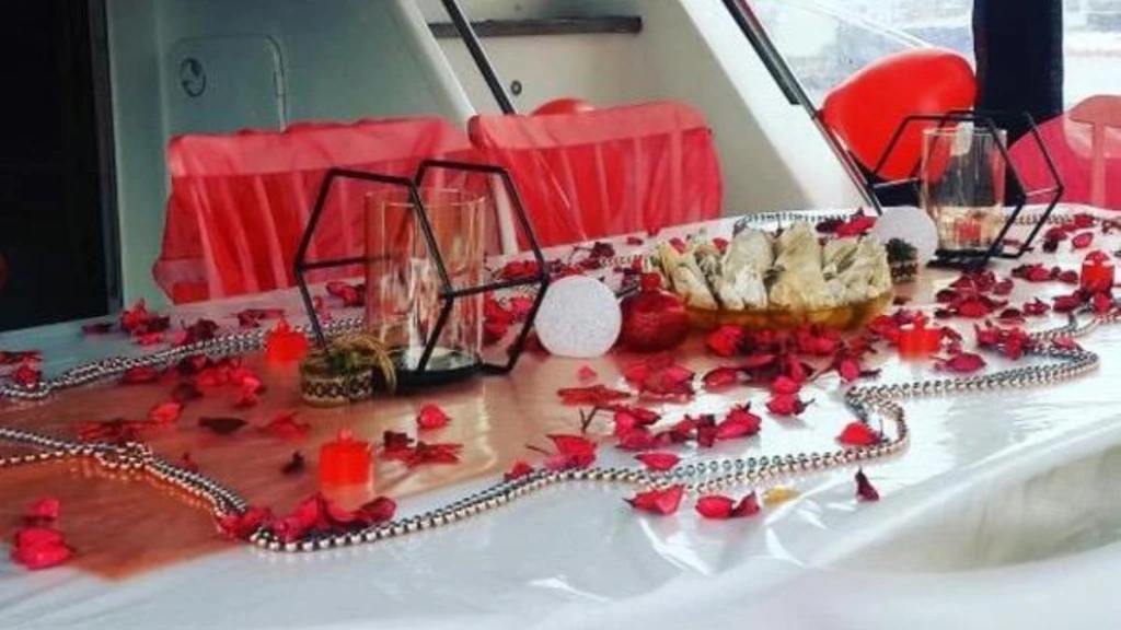 Marriage proposal on a yacht