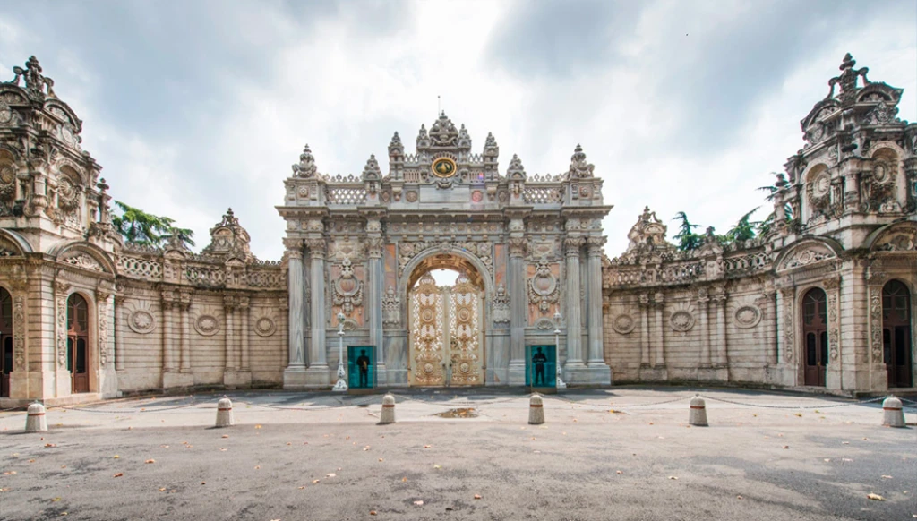 Dolmabahce Palace  & Two Continents by PLAN TOUR