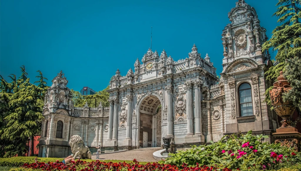Dolmabahce Palace  & Two Continents by PLAN TOUR