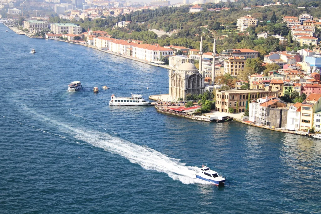 Afternoon Bosphorus Cruise by PLAN TOUR