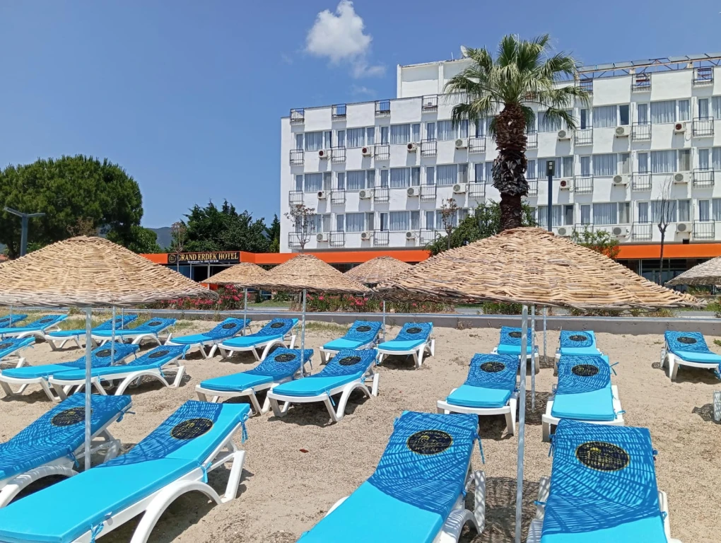 Μεγάλο Ξενοδοχείο Ερντέκ