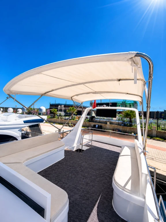 Alanya: Private Yacht Tour with Lunch & Unlimited Soft Drinks