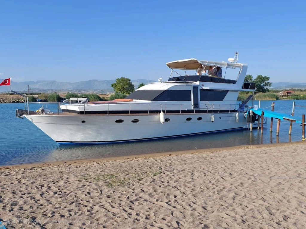 Side: Private Yacht Tour with Sunset Option
