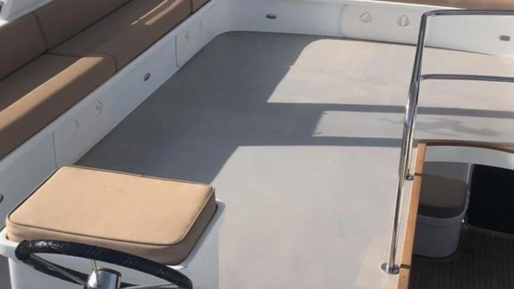 Private Yacht-1