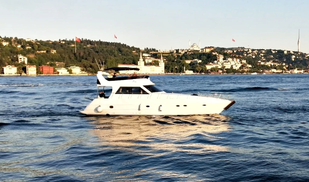 Private Yacht-1