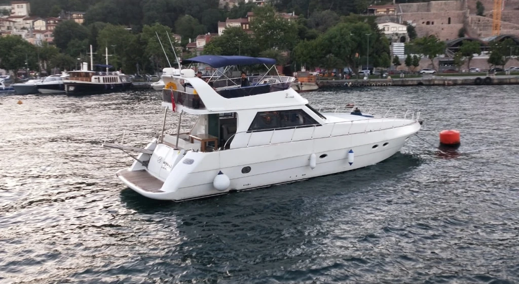 Private Yacht-1