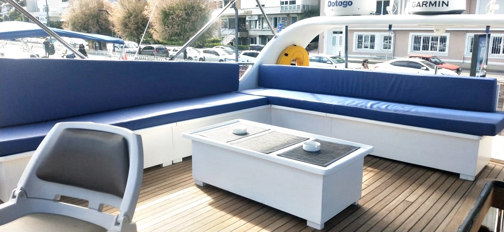 Private Yacht-1