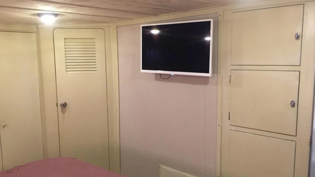 Private Yacht-2