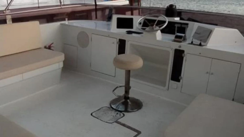 Private Yacht-2
