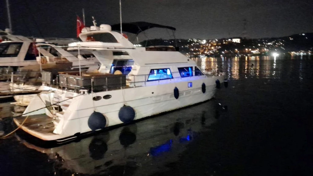 Private Yacht-2