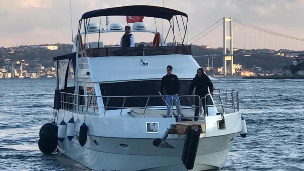 Private Yacht-2