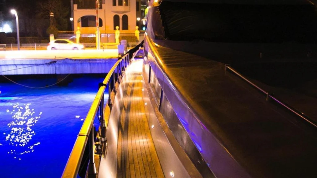 Nave speciale 4