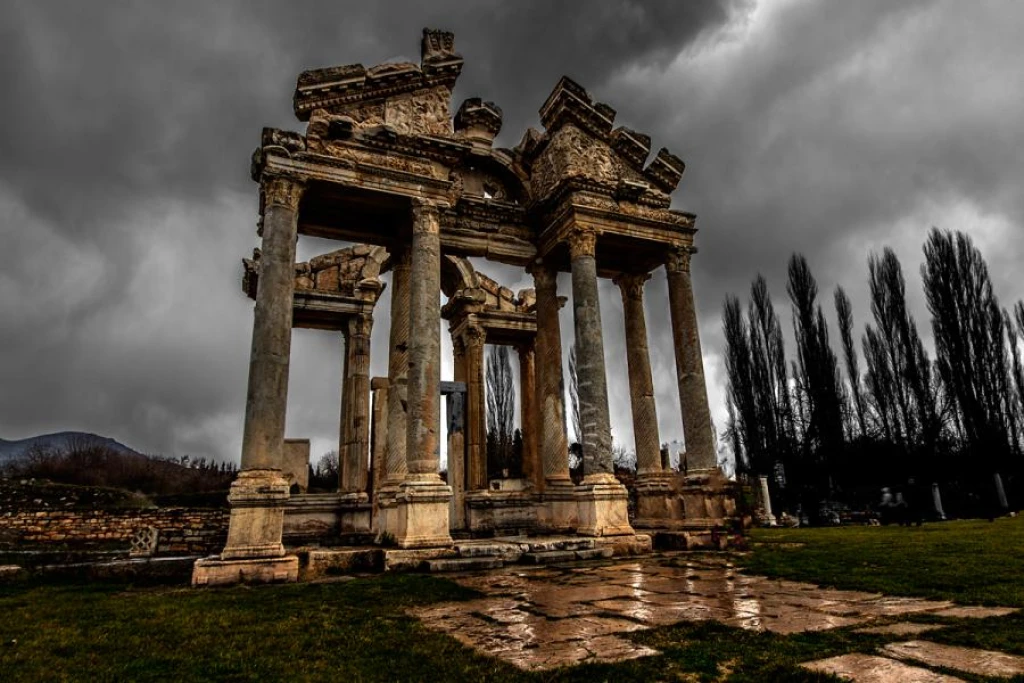 Günübirlik Afrodisias Antik Kenti & Işıklı Göl Turu