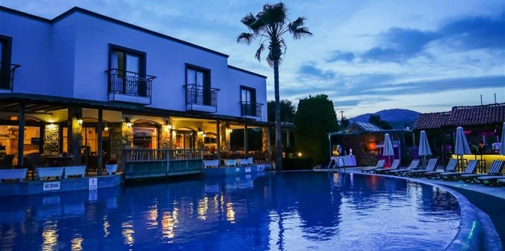 Mira Beach Resort Bodrum 3 Gece 4 Gün