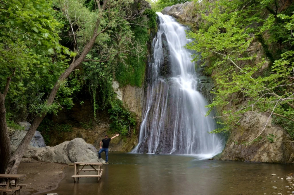 Cunda Adası, Sarımsaklı Plajı ve Aşıklar Şelalesi (Yüzme Molalı)