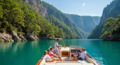 Side: Green Canyon Cruise with VIP Transfer