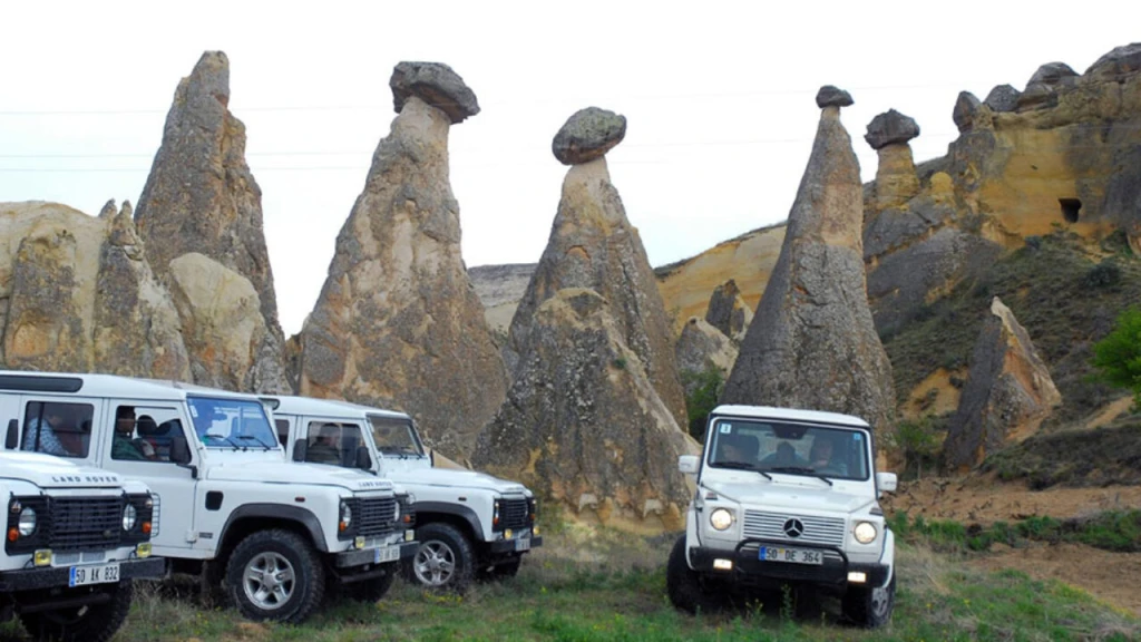 Kapadokya Jeep Safari Turu | Vadilerde Off-Road Macera ve Gün Batımı