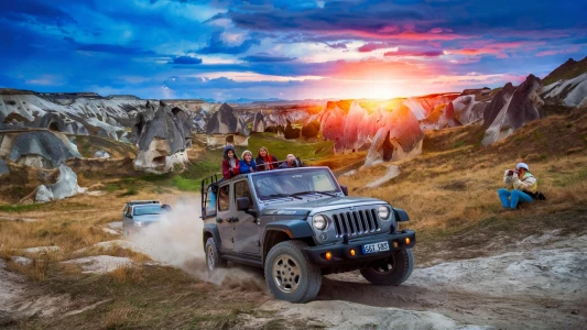 Kapadokya Jeep Safari Turu | Vadilerde Off-Road Macera ve Gün Batımı