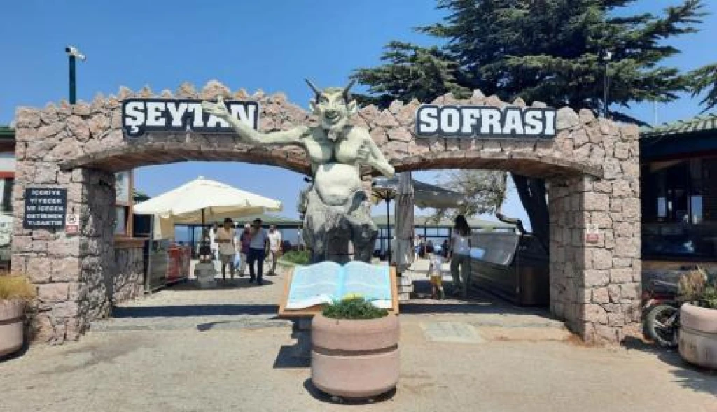 İzmir Turu | Efes - Şirince - Kuş Adası - Cunda - Ayvalık - Meryem Ana | 1 Gece Otel Konaklamalı 