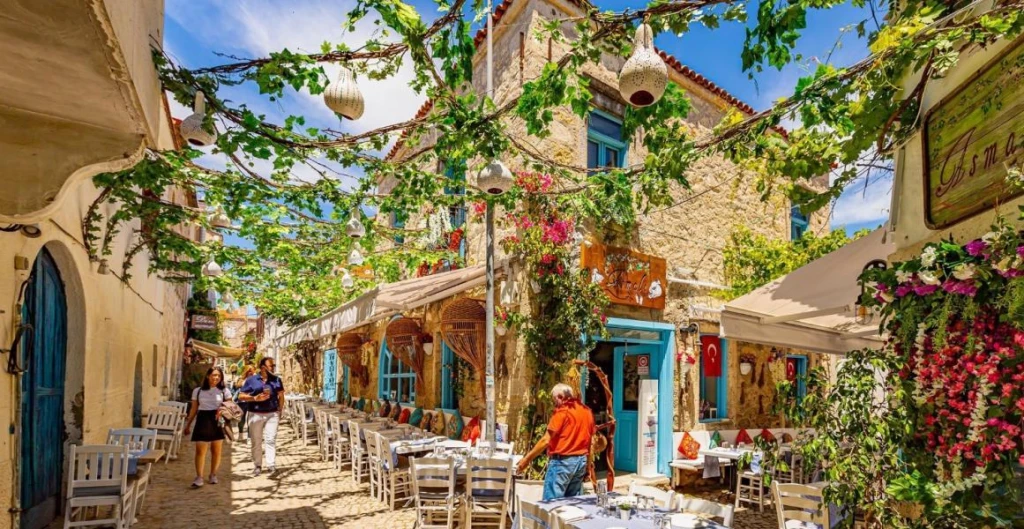 İzmir Turu | Efes - Şirince - Kuş Adası - Cunda - Ayvalık - Meryem Ana | 1 Gece Otel Konaklamalı 