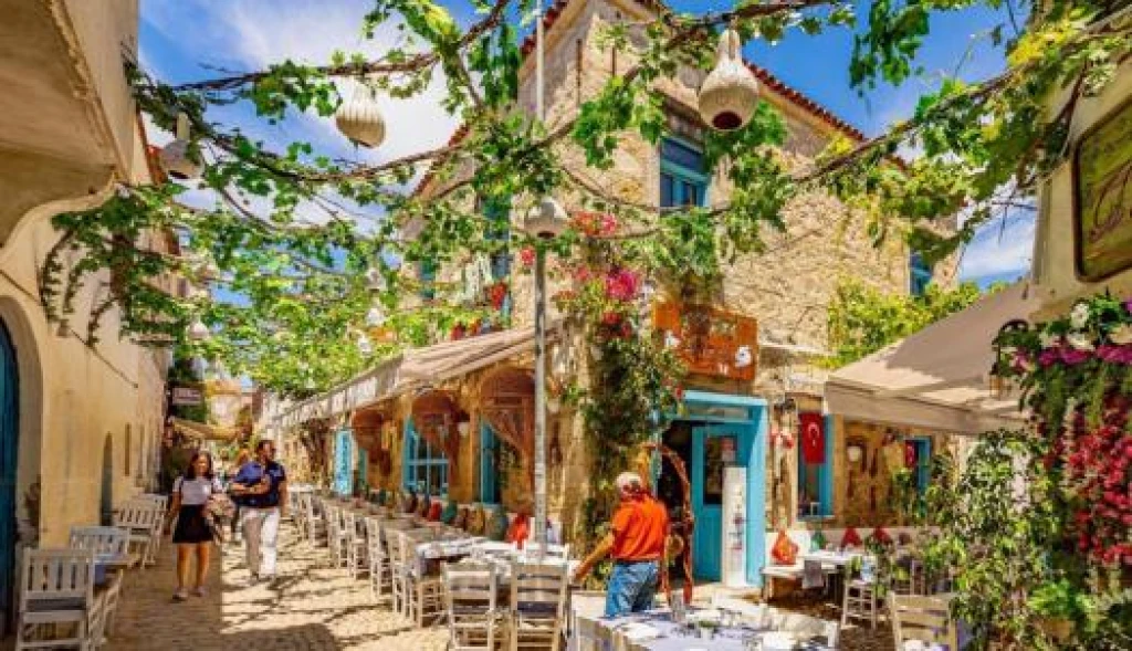 İzmir Turu | Efes - Şirince - Kuş Adası - Cunda - Ayvalık - Meryem Ana | 1 Gece Otel Konaklamalı 