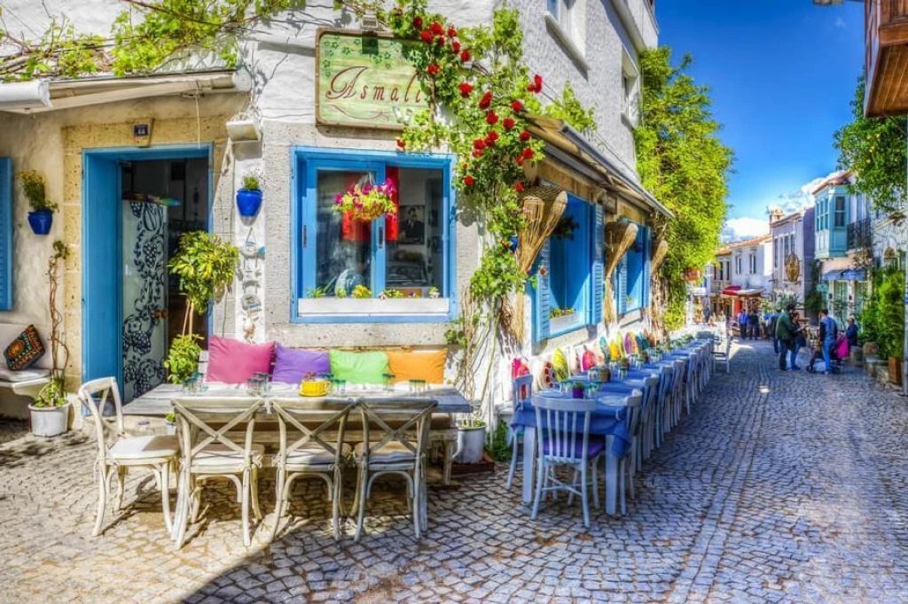 İzmir Turu | Efes - Şirince - Kuş Adası - Cunda - Ayvalık - Meryem Ana | 1 Gece Otel Konaklamalı 