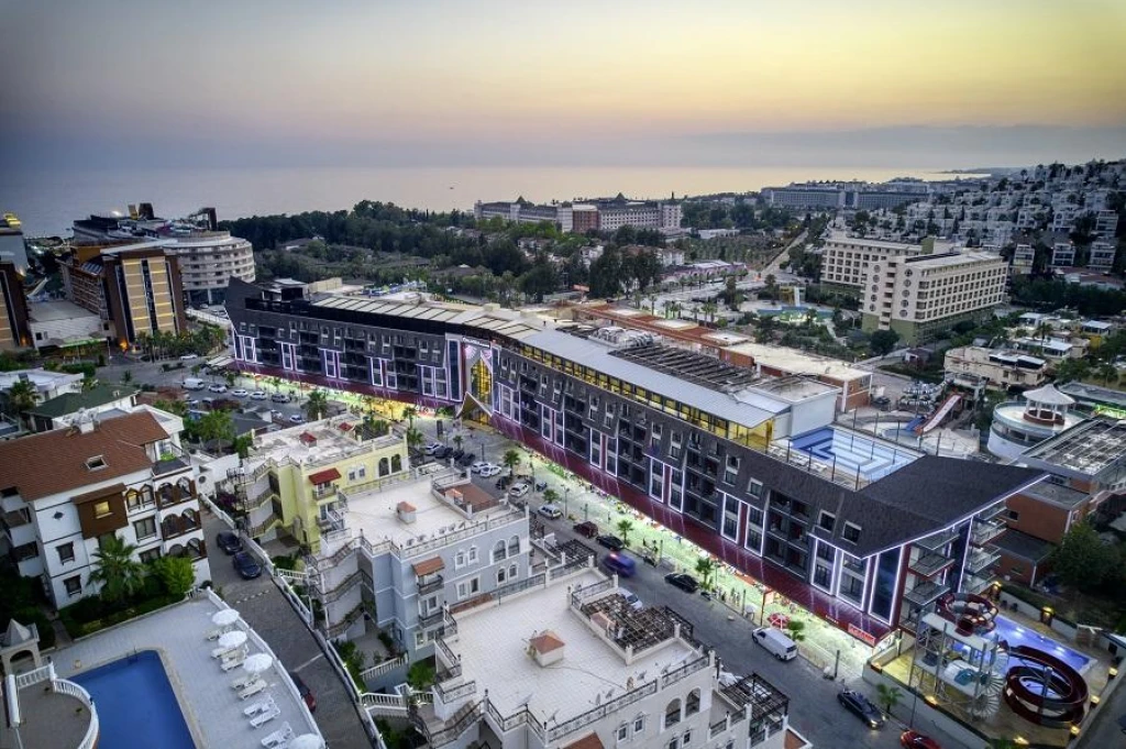Algora Halal Hotel 