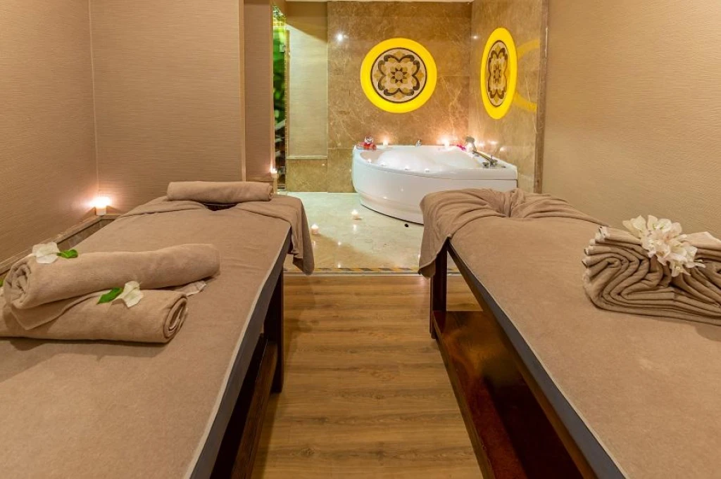 Adin Beach Hotel