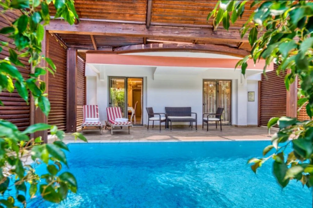 Adin Beach Hotel