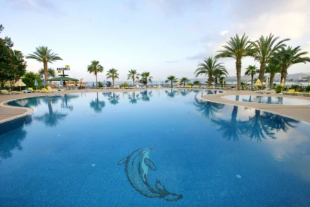 Lonicera World Hotel