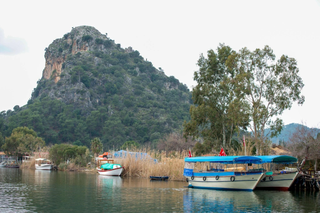 Excursie de 4 zile la orașul antic Kaunos și escapadă pe mare în Dalyan din Istanbul cu avionul
