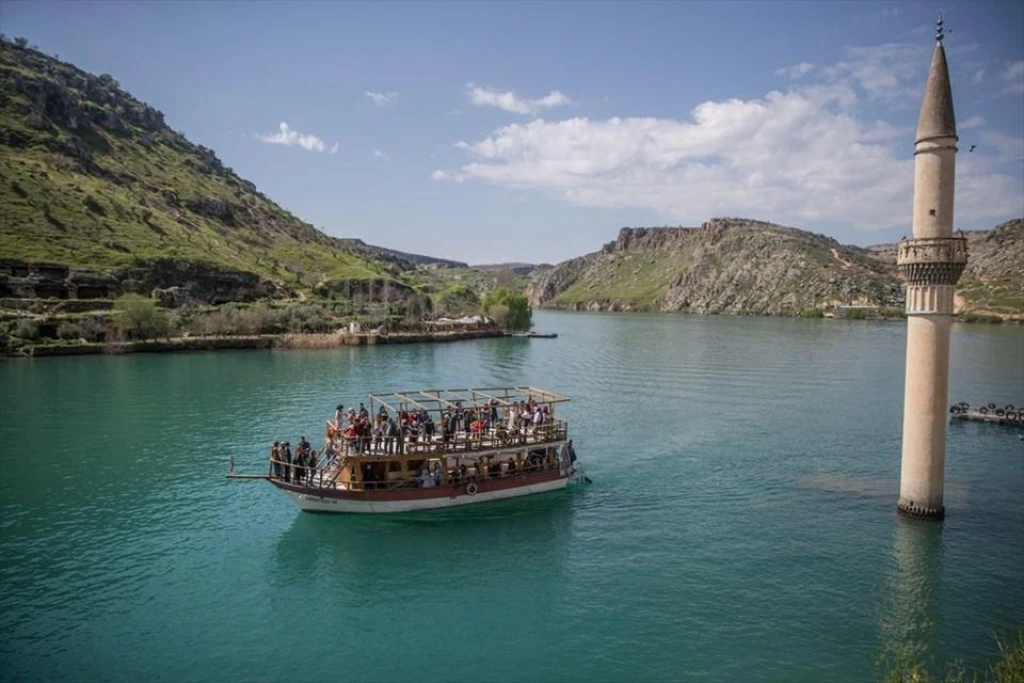 2 Days Halfeti Black Rose Tour from Istanbul by Air