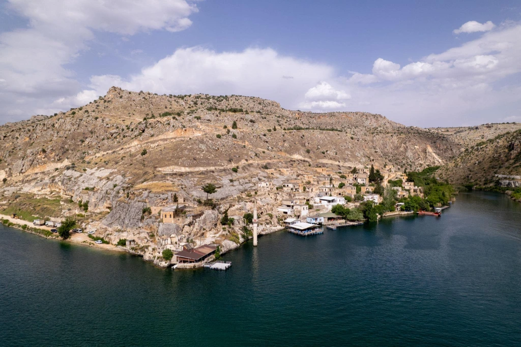 2 Days Halfeti Black Rose Tour from Istanbul by Air