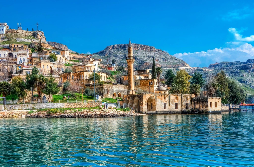 2 Days Halfeti Black Rose Tour from Istanbul by Air