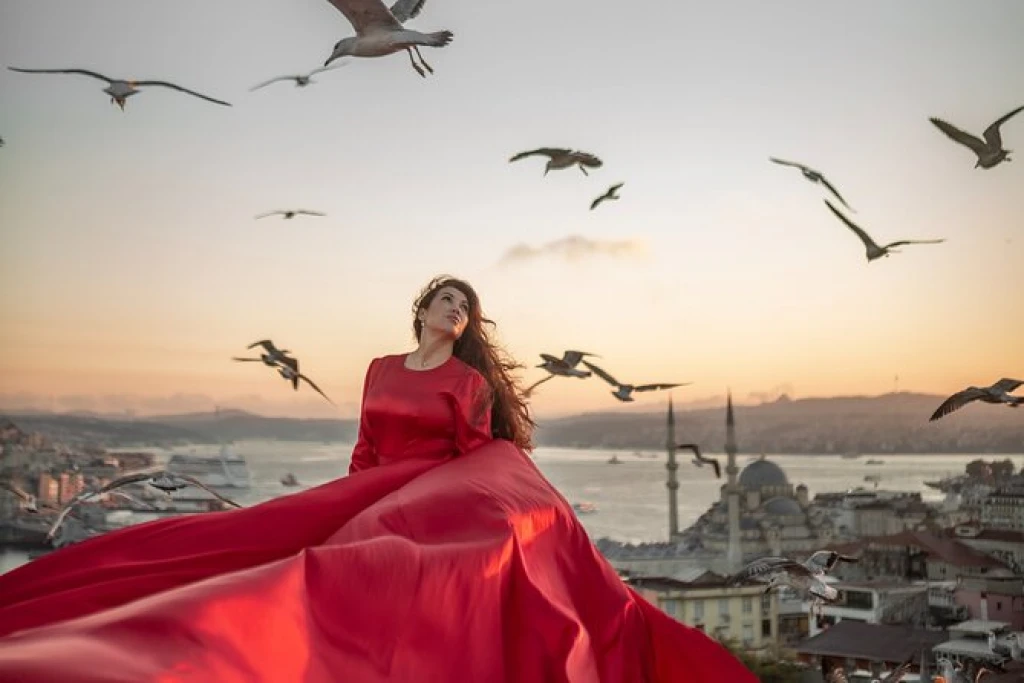 Séance Shooting Exclusive en Robe Volante – Rooftop & Studio Lumineux