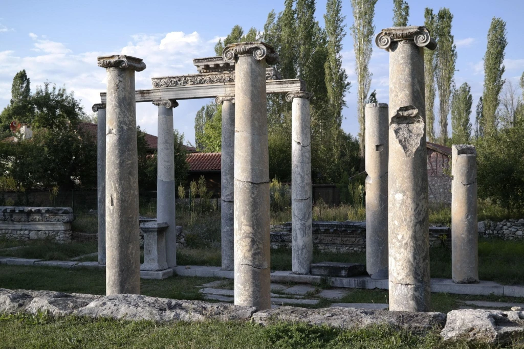 Turul de descoperire al Băilor Romane din Aizanoi și al Frigiei Antice din Istanbul cu avionul