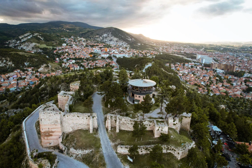 Turul de descoperire al Băilor Romane din Aizanoi și al Frigiei Antice din Istanbul cu avionul